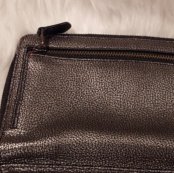 COACH METALIC WRISTLET - Picture 3 of 12